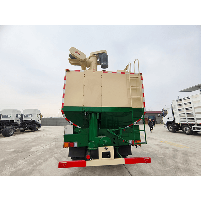 11.8 Meter Bulk Feed Trailer with Auger Conveyor And Self Generating Power Supply