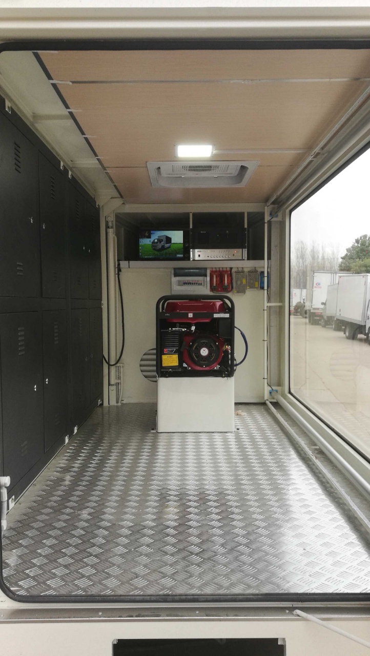 Advertising LED Screen Truck with Stage