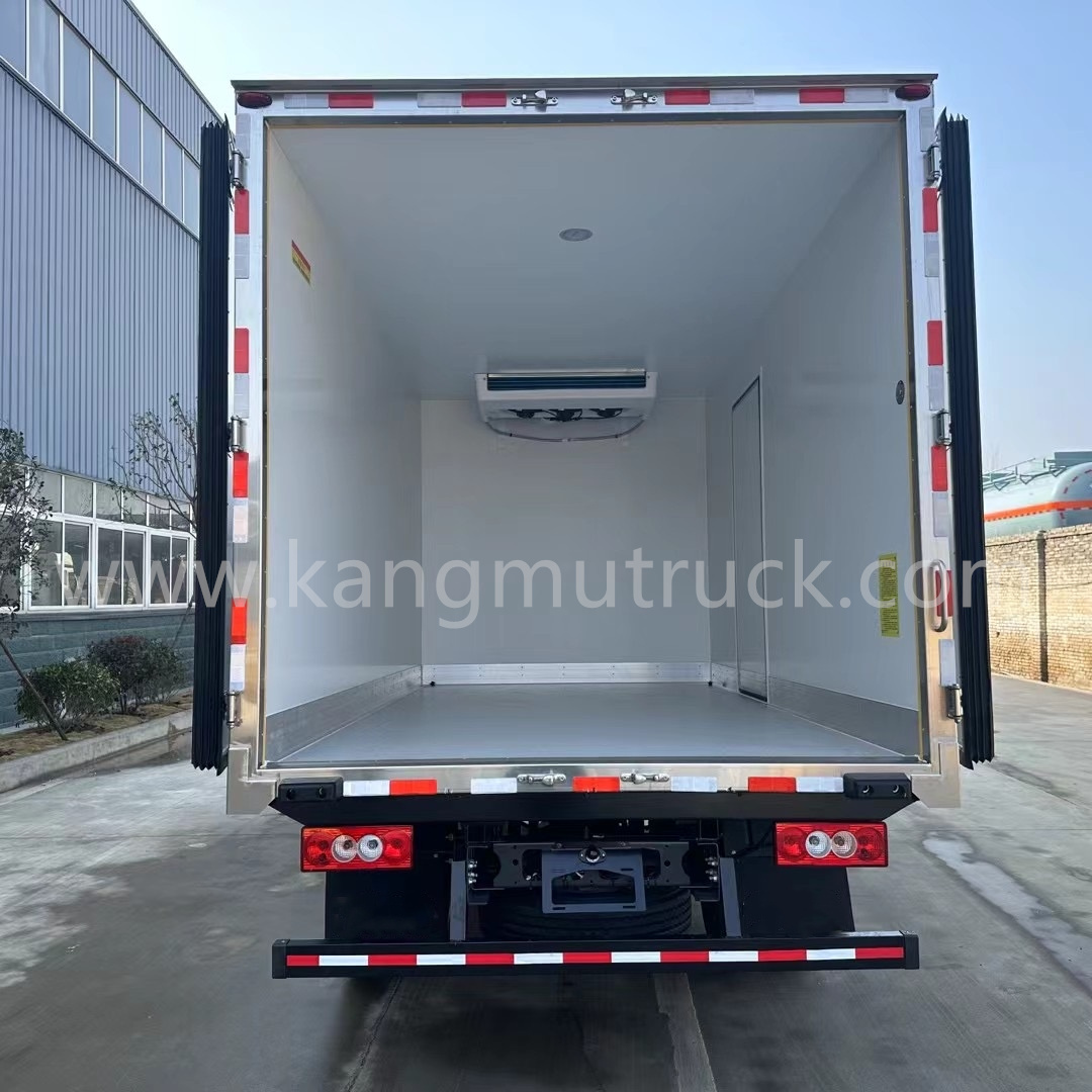 FOTON 4.2M 160HP Big Capacity Refrigerated Truck 