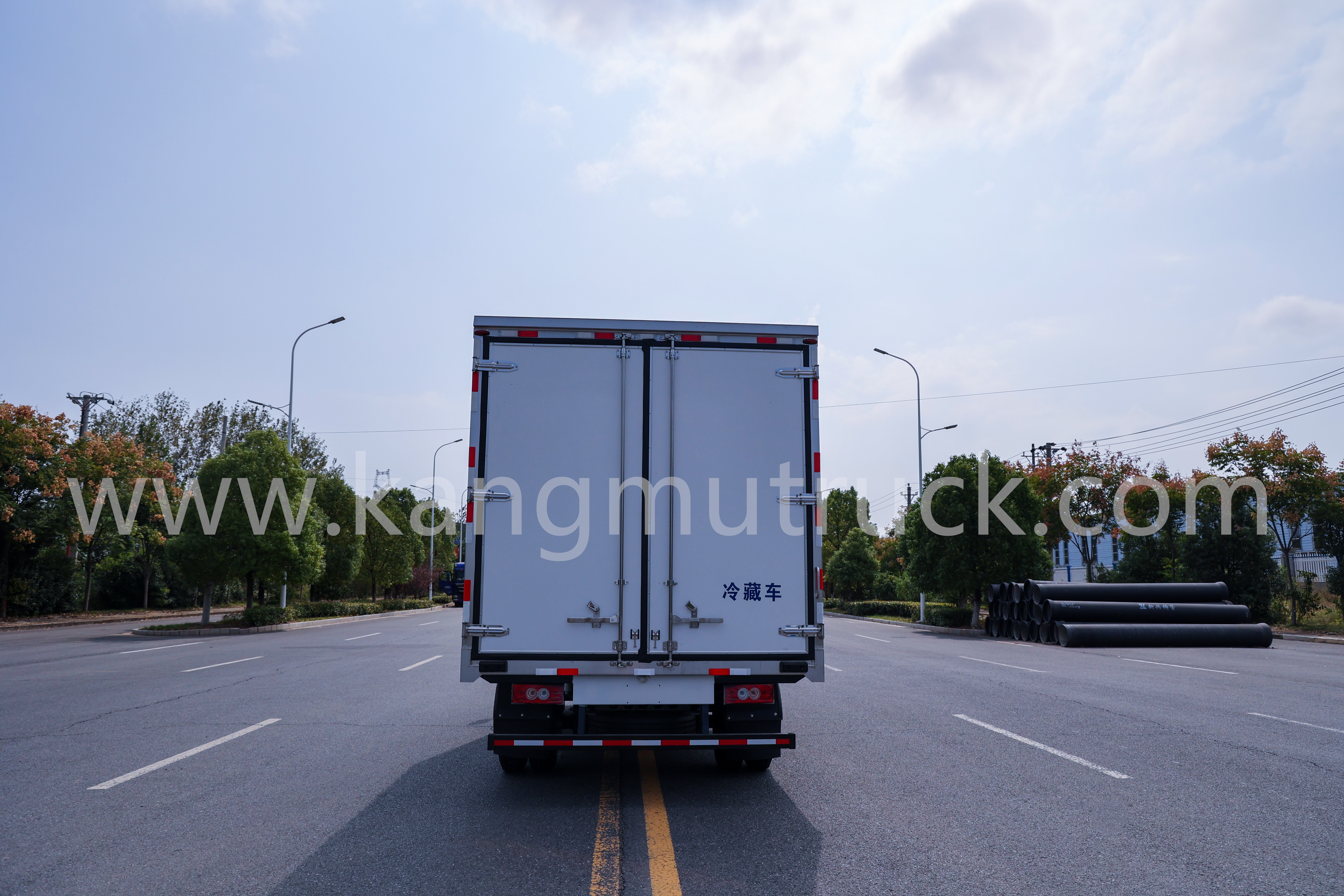 FOTON 4.2M 158HP CUMMINS ENGINE STOREATED TRURN