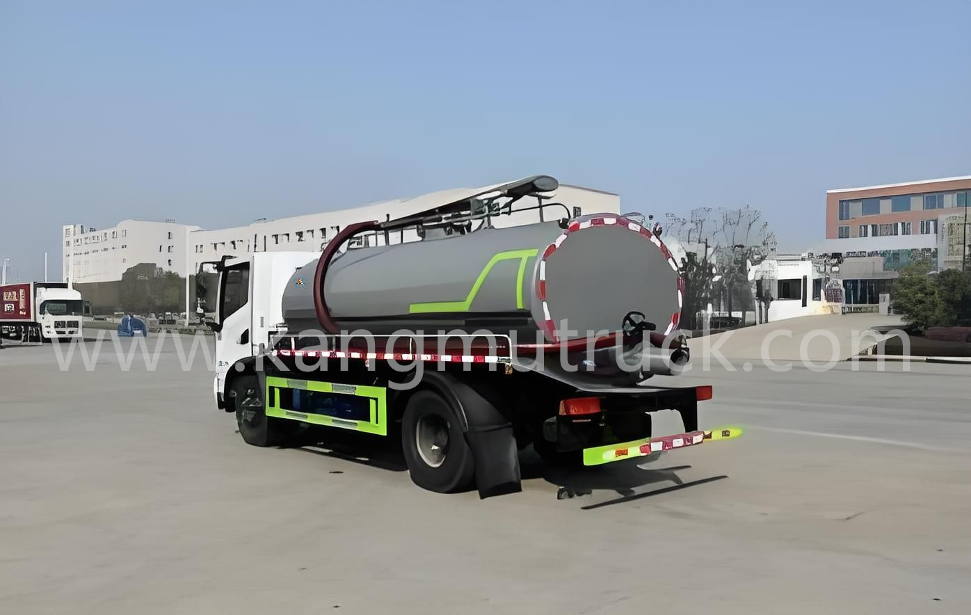 Dongfeng Huashen T3 9Cbm 165HP Cesspit Emptier And Suction Truck
