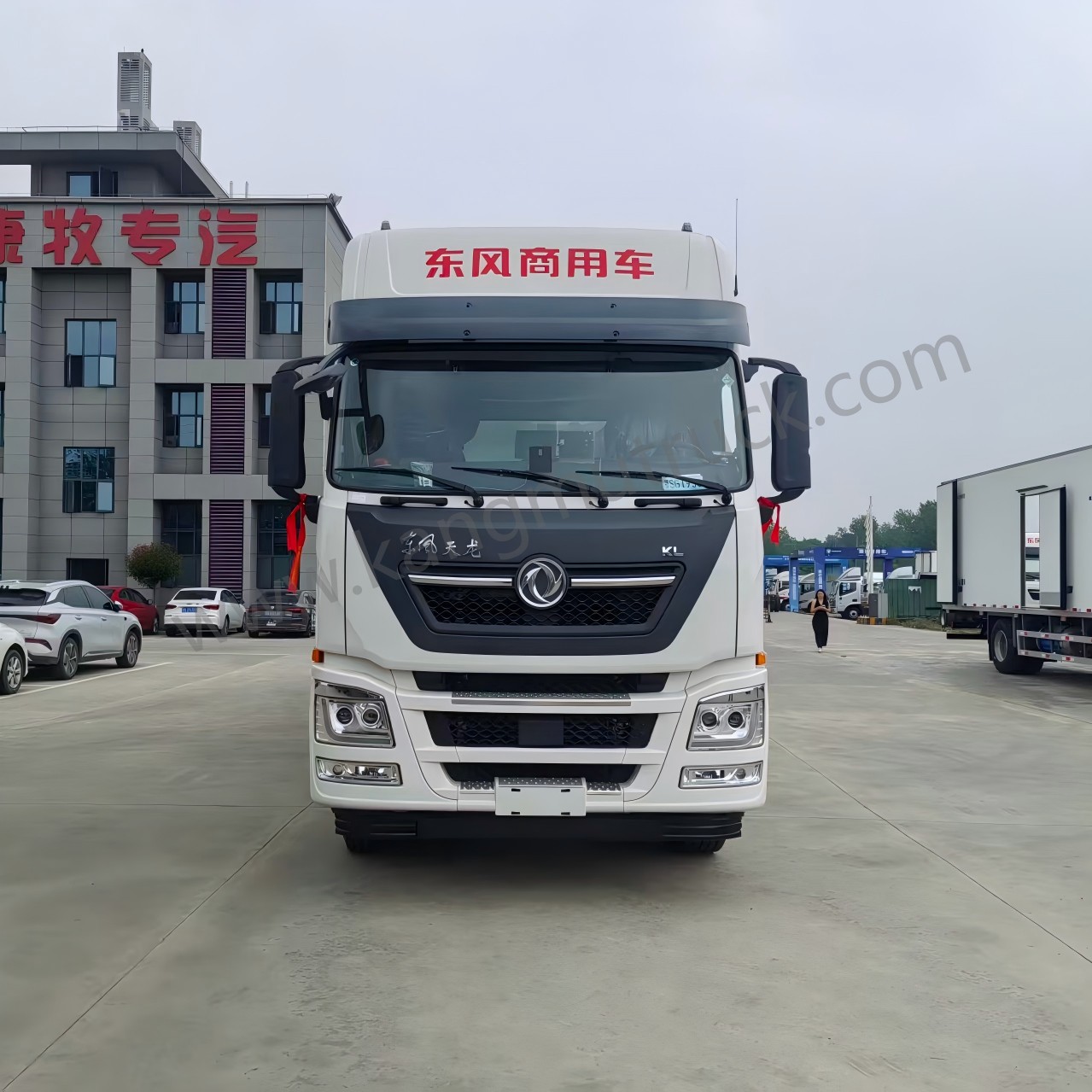 DONGFENG 8X4 LIVESTOCK TRANSPORT TRUCK