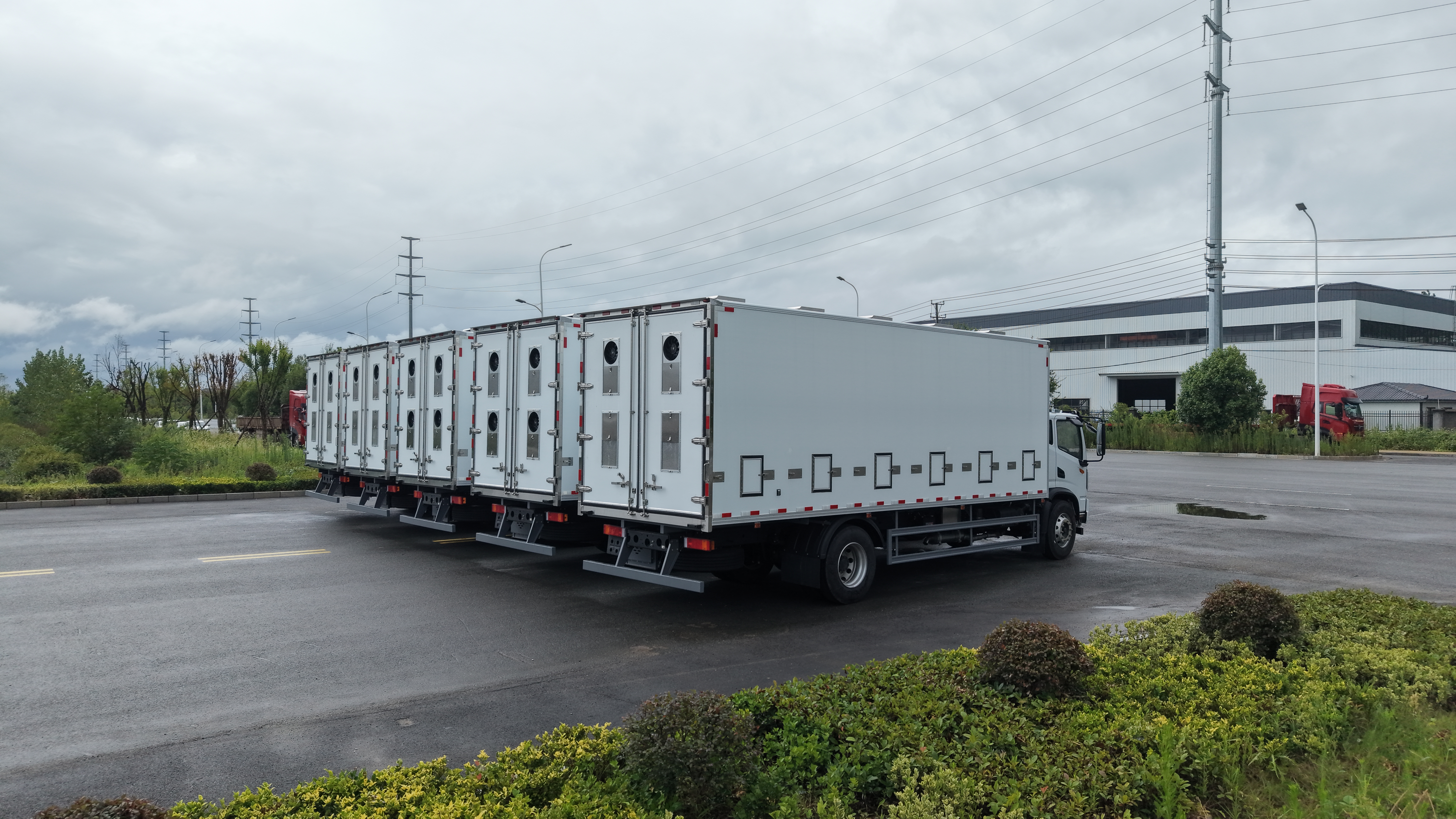 KANGMU TEMPERATURE-CONTROLLED DAY-OLD CHICK TRANSPORT TRUCK