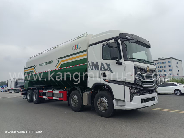 SINOTRUK 8X4 BULK FEED TRUCK